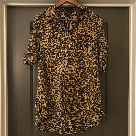 🌺 Body Central Women’s Shirt Size S Cheetah - Picture 6 of 8